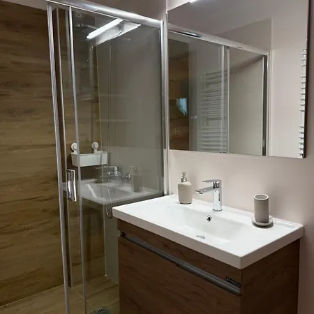 Marathias Apartament *